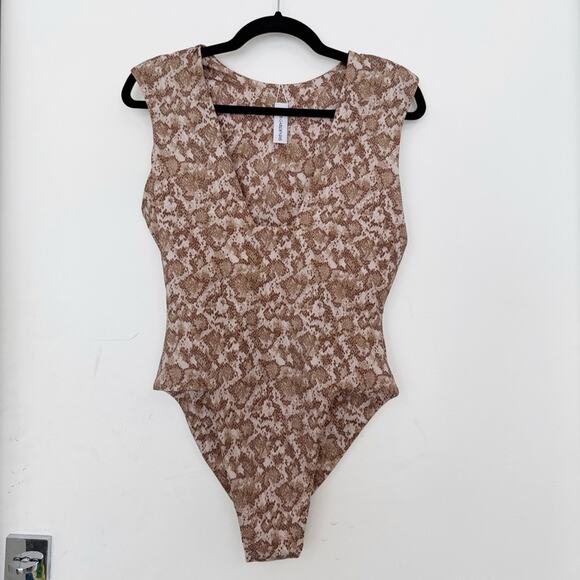 Dos Gardenias Jones One Piece Swimsuit Medusa Print Size 4 - Picture 4 of 10